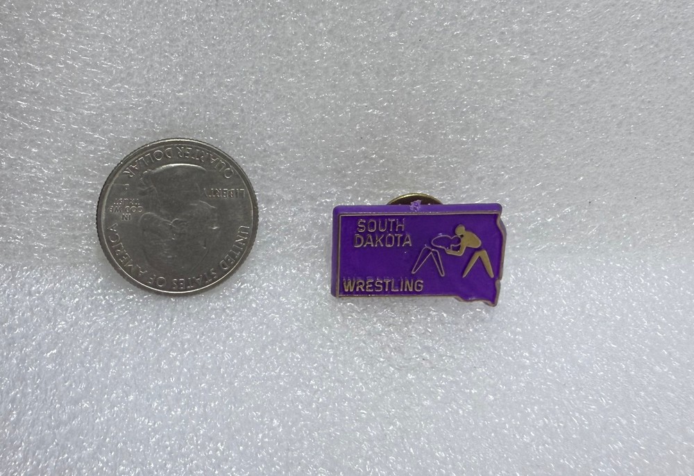 South Dakota Wrestling Plastic Pin