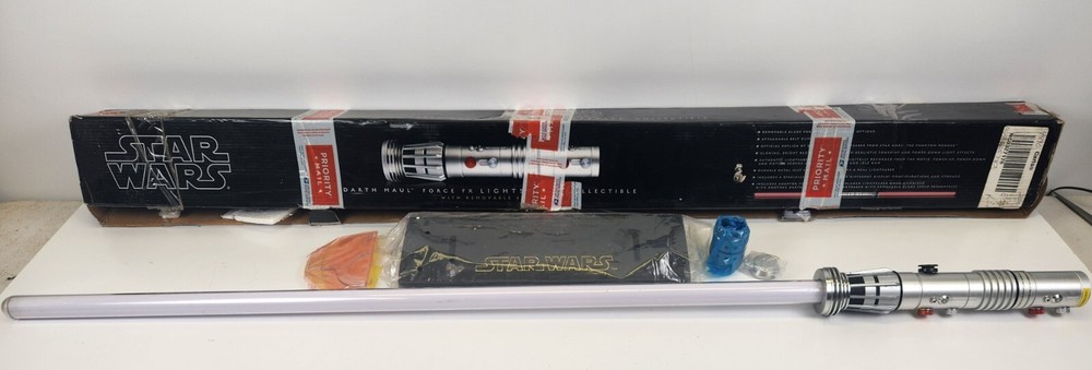 Star Wars Darth Maul FX Lightsaber 20796/94729 w/Display Base