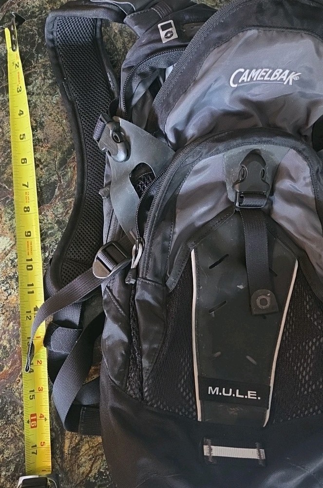 Camelbak M.U.L.E. Hydration Backpack D² Fit Grey & Black Excellent Condition