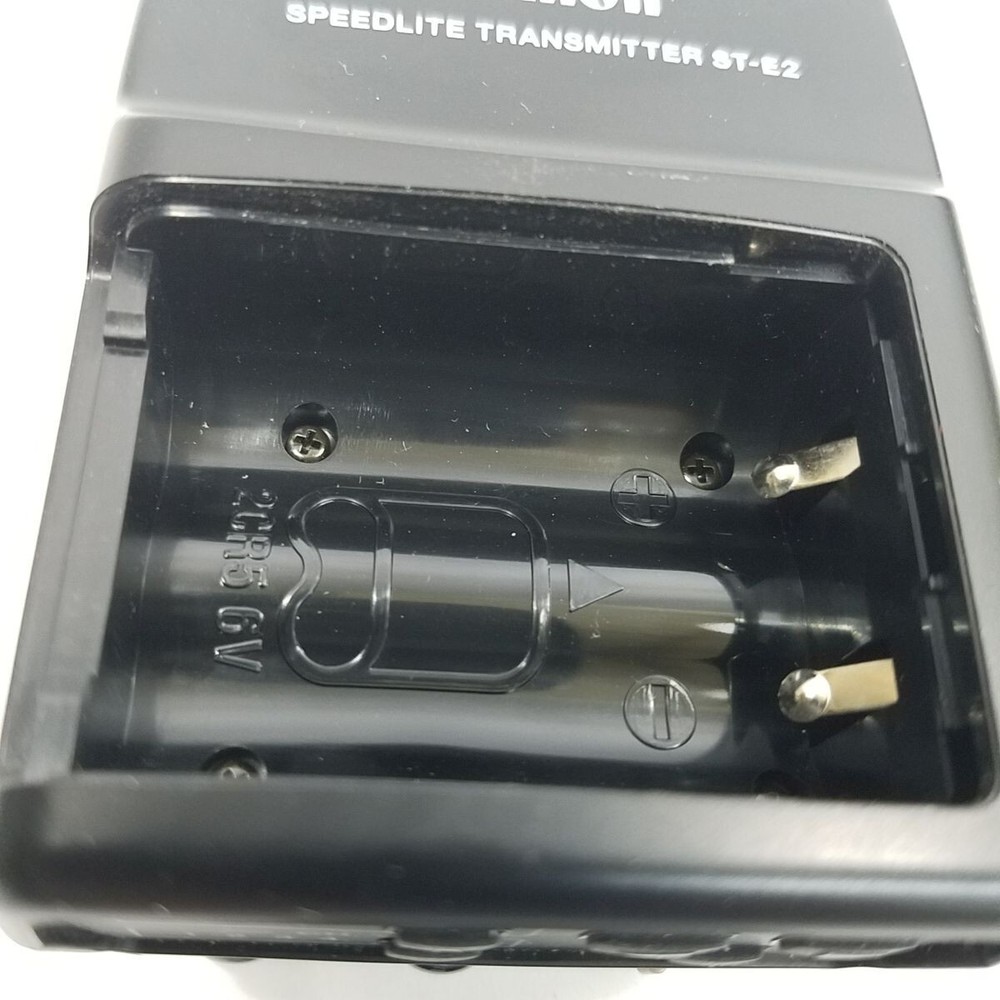 Canon Speedlite Transmitter ST-E2 with Case & Instructions Working