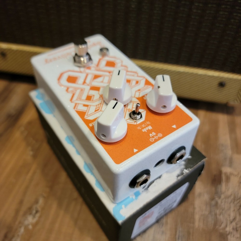 Earth Quaker Spatial Delivery Envelope Filter Sample & Hold Guitar Effect Pedal