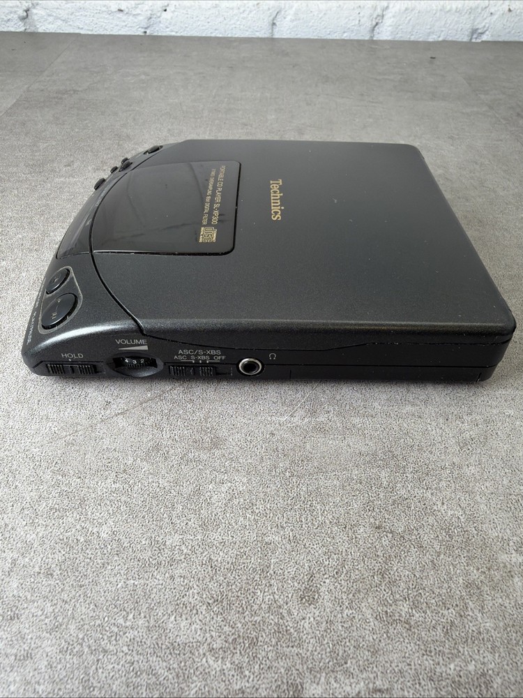 Technics SL-XP300 Portable CD Player - Working
