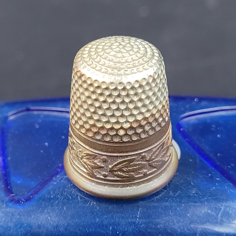 Antique SBC Simon Brothers Leaf Pattern Thimble Size 8