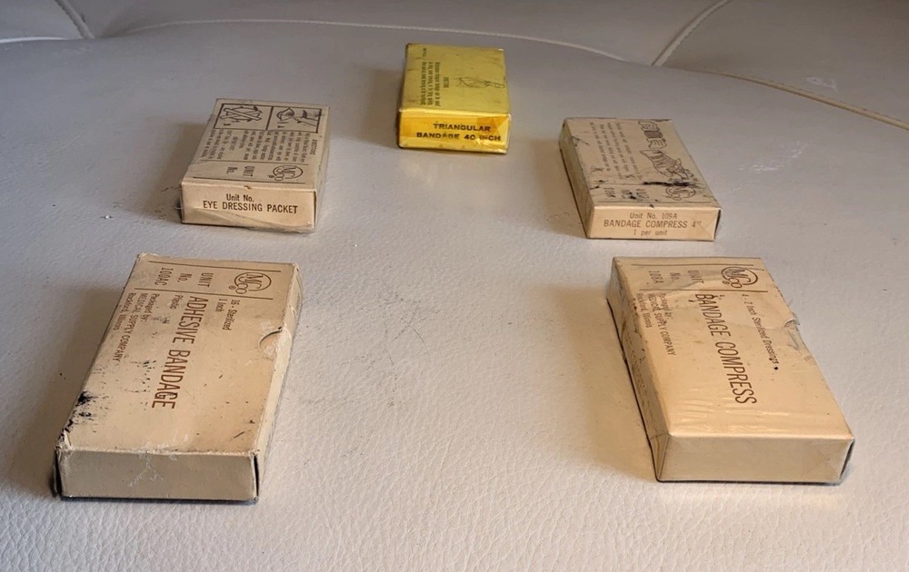 WWII MSCO Eye Dressing Packet, 2 Bandage Compress, Triangular & Adhesive Bandage
