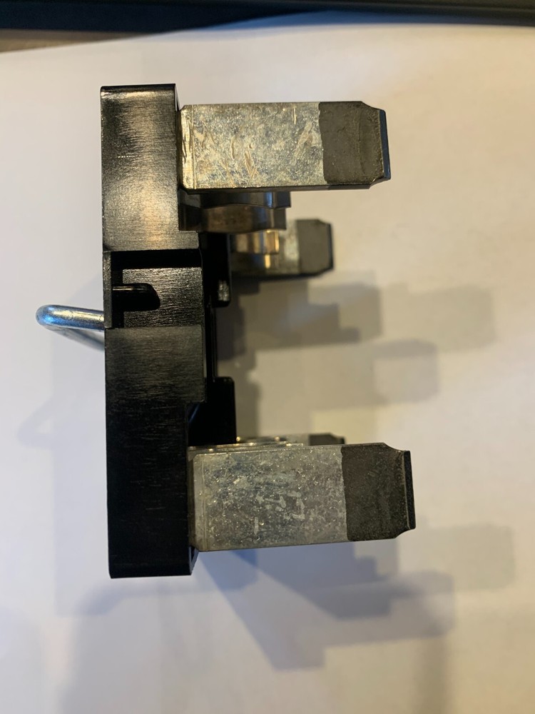 CUTLER HAMMER 60 AMP RANGE FUSE PANEL PULLOUT FUSE HOLDER