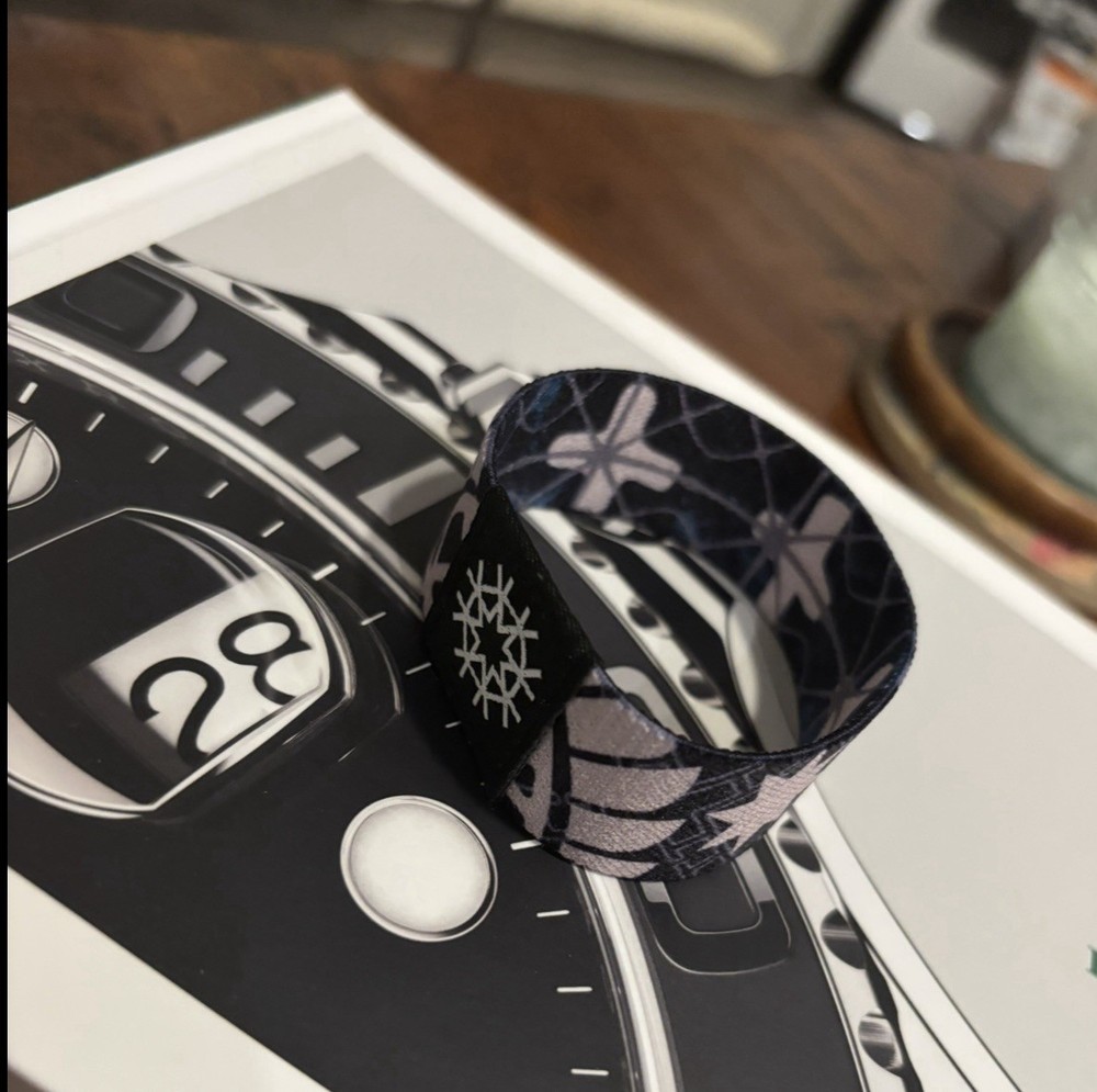 Hormesis Crux Wristband