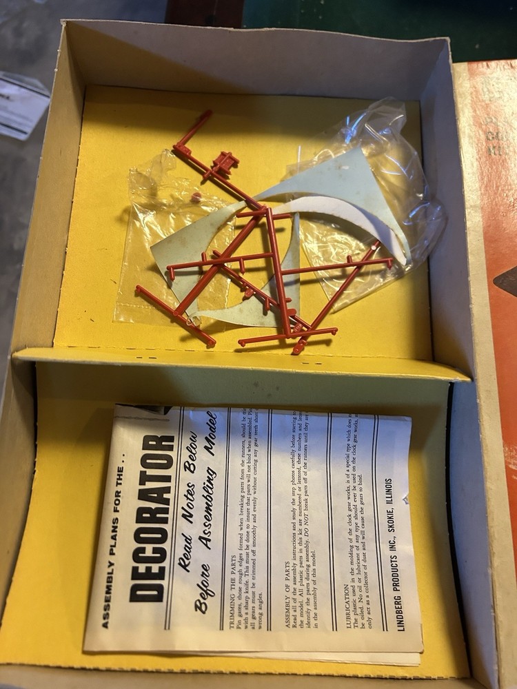 Vintage LINDBERG Clock Model Kit
