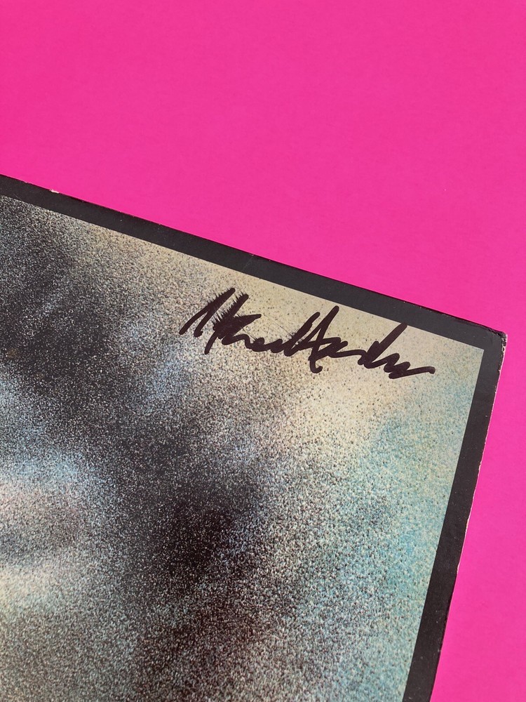 STEVE HACKETT GENESIS SIGNED SPECTRAL MORNINGS VINYL LP *EXACT PROOF*