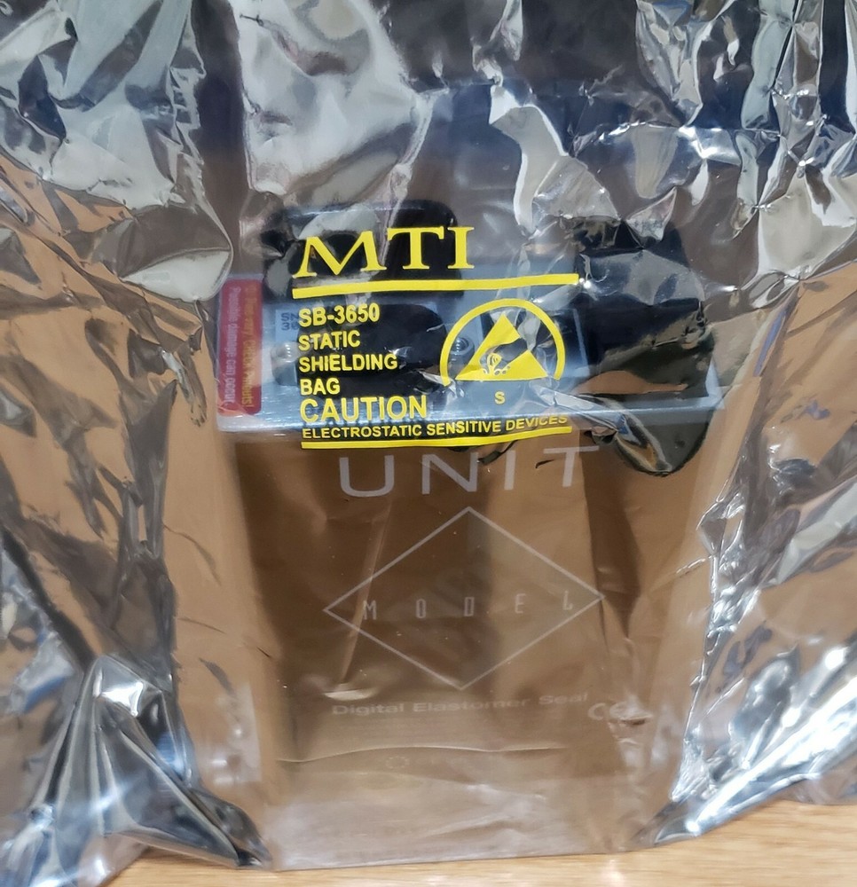 Unit Celerity UFC-8101 Mass Flow Controller 30 SLM H2(Hydrogen) 8101-100494 MFC