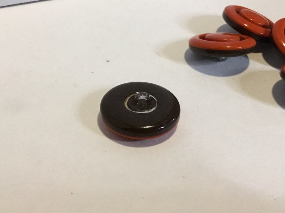 5 Vintage Rust & Black Bullseye Plastic Buttons Coat Jacket 28mm