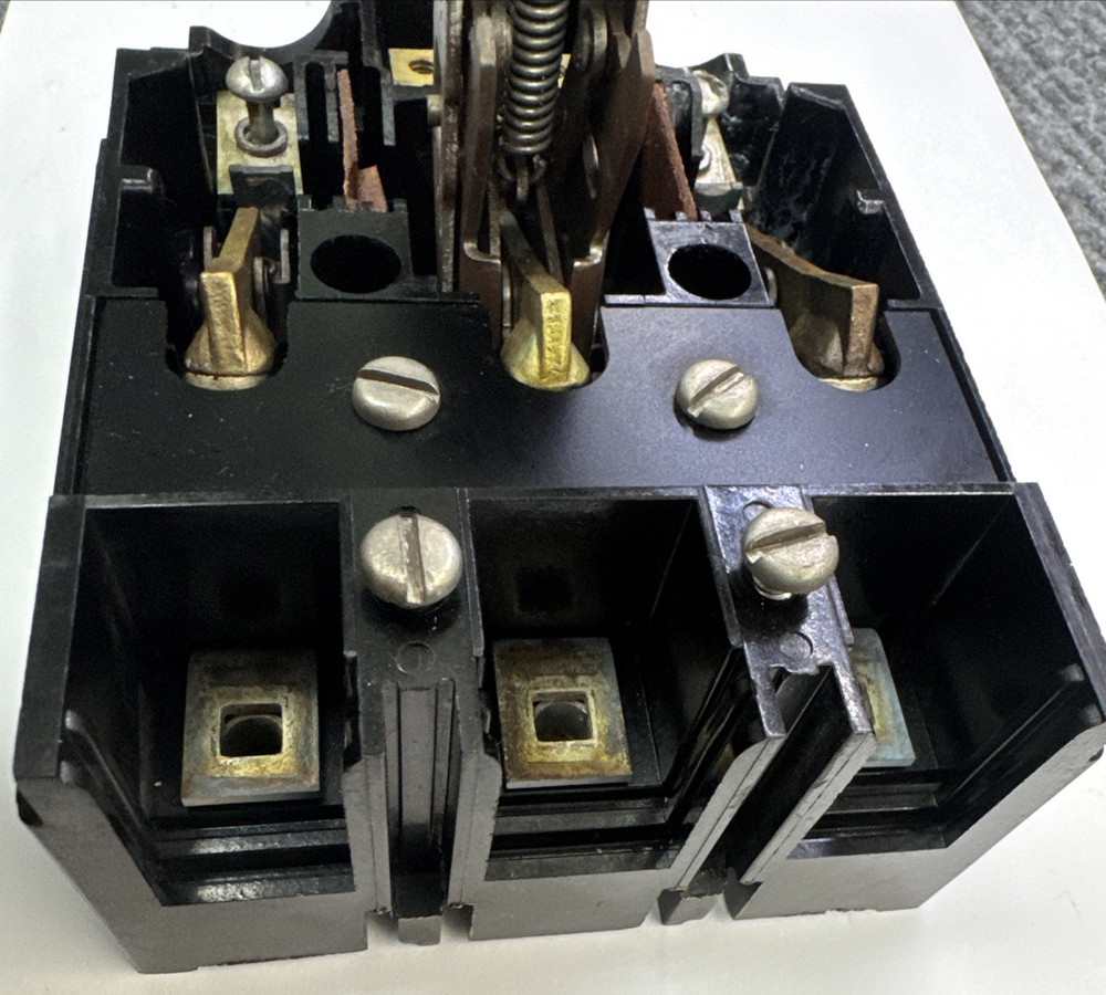 General Electric THMS32 60 Amp 600V Disconnect Switch 60A 3 Pole Phase Mod 2