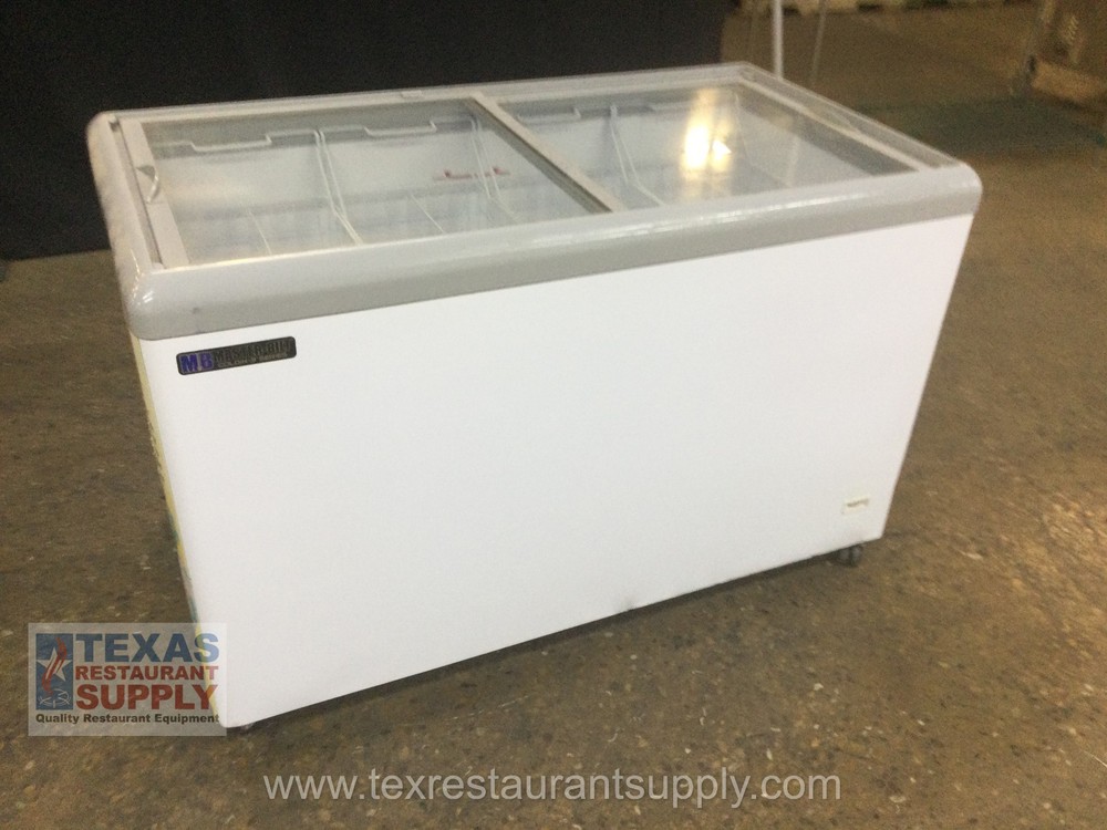 Master-Bilt MSF-52AN 52” Chest Showcase Freezer With Casters