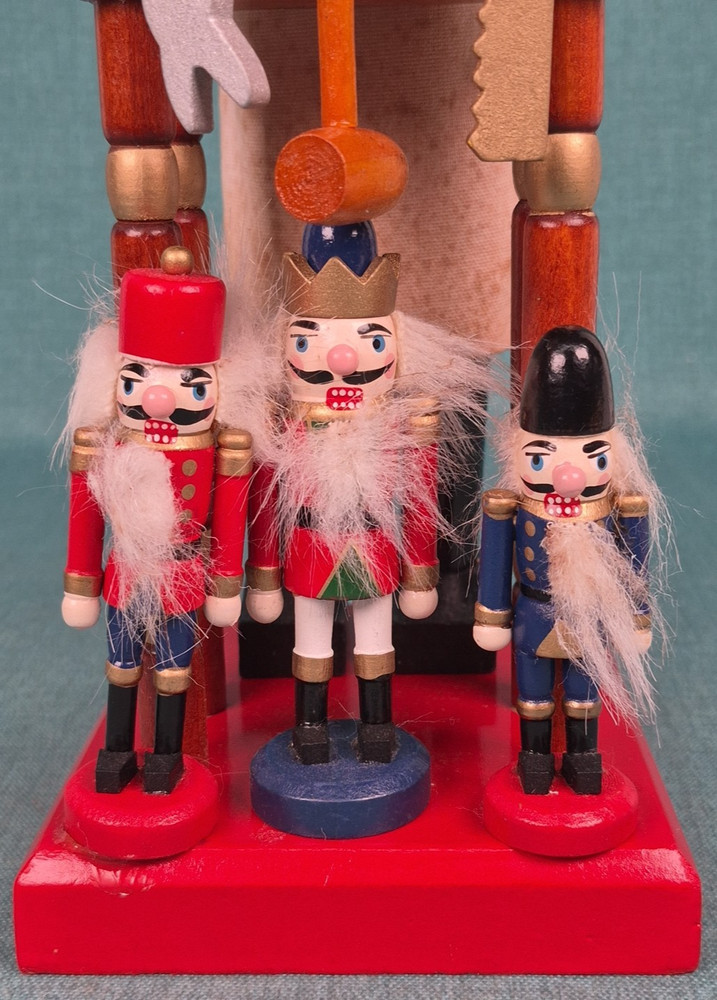15" Nutcracker Craftsman Making Small Nutcrackers ~ Unbranded