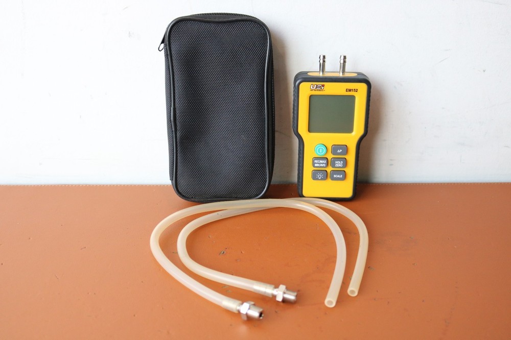 UEI EM152 Differential Digital Manometer