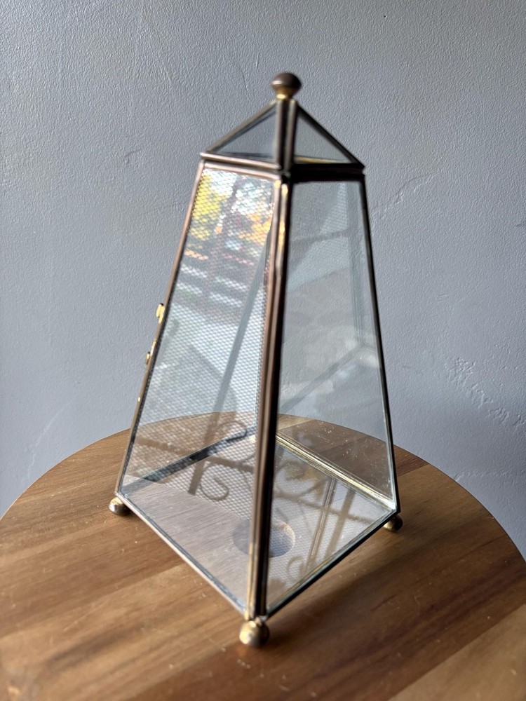 Vertical Glass/Metal Box