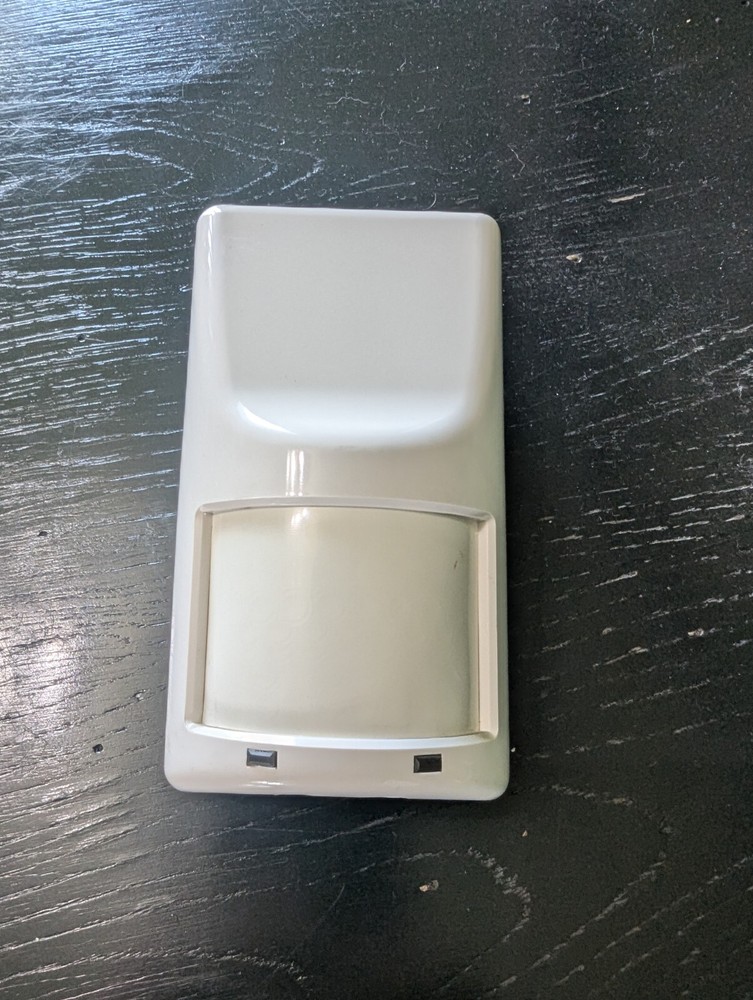 Ademco Quest 2235 Motion Detector Wired! USED!
