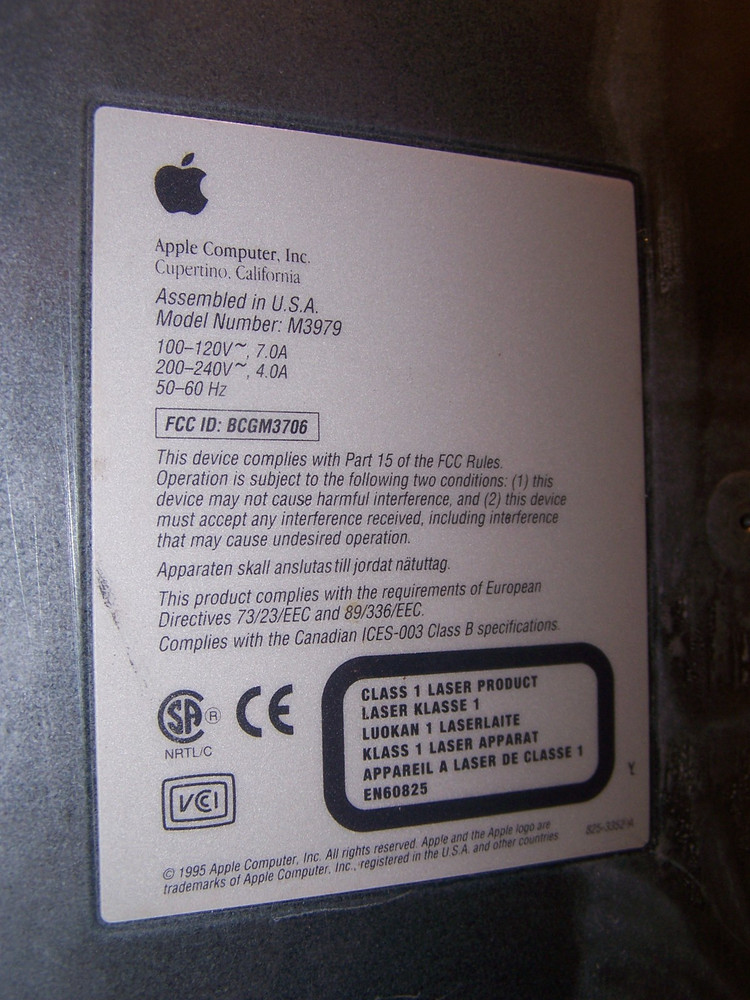 Apple Power Macintosh 7200/90 With KB and Mouse - Working fine