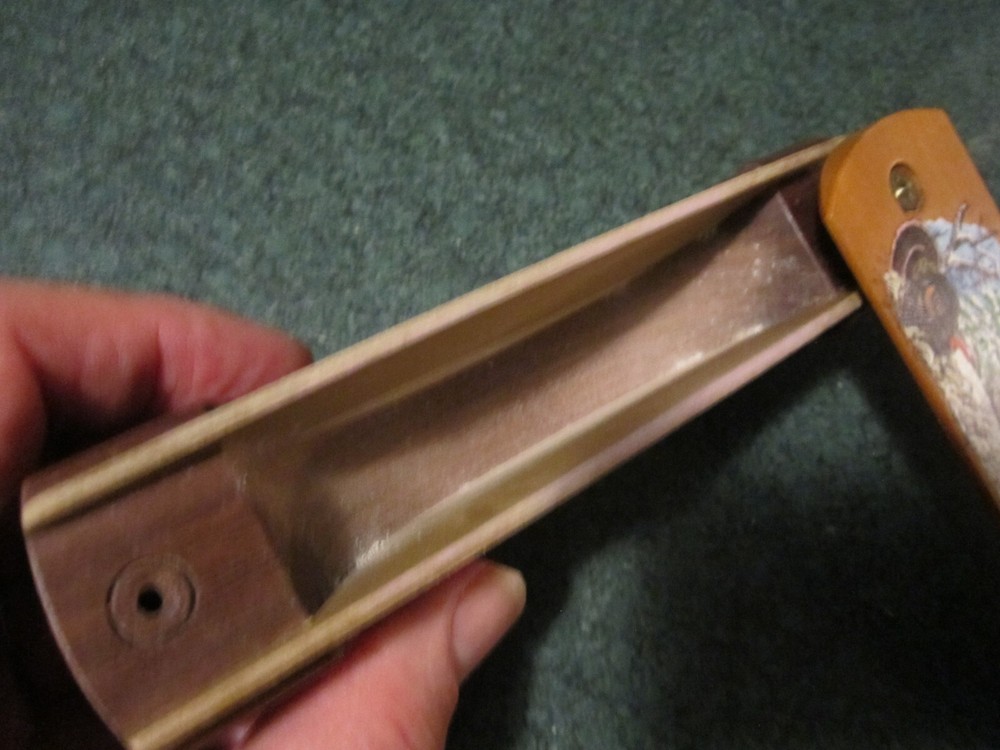 Beautiful painted paddle 6 1/4" Turkey box call with side inserts. SOUNDS GR EUC