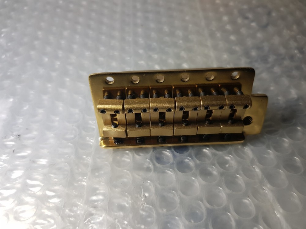 80's SOLID BRASS STR*T TREMOLO - TOP SUSTAIN