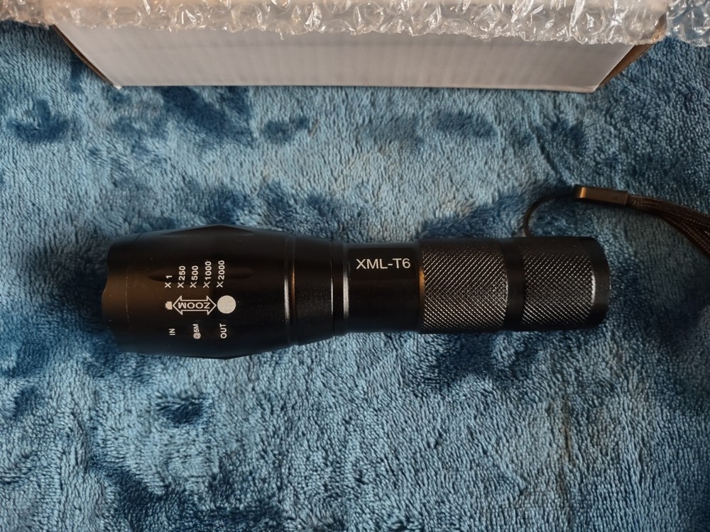 Super Bright Compact Durable Zoomable LED Tactical Flashlight