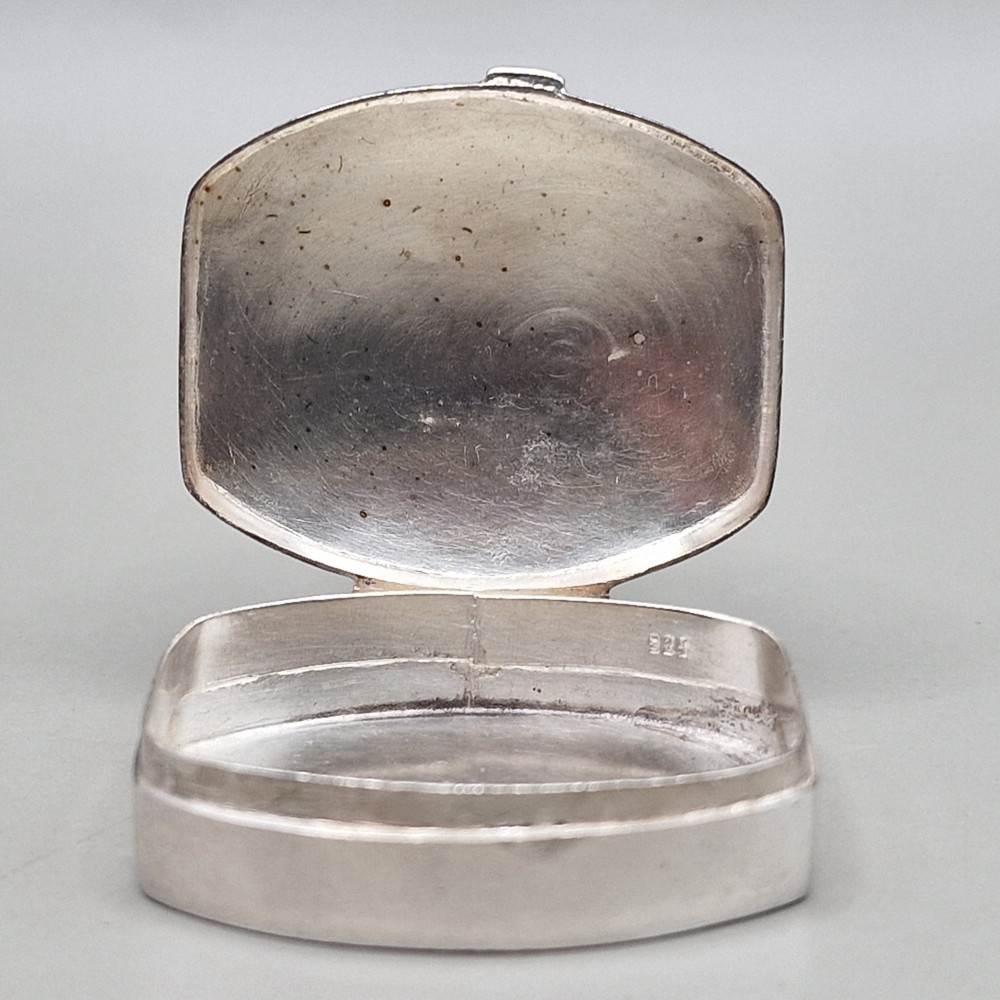 Vintage Sterling Silver Seal Tooth Box – Sheffield 2004