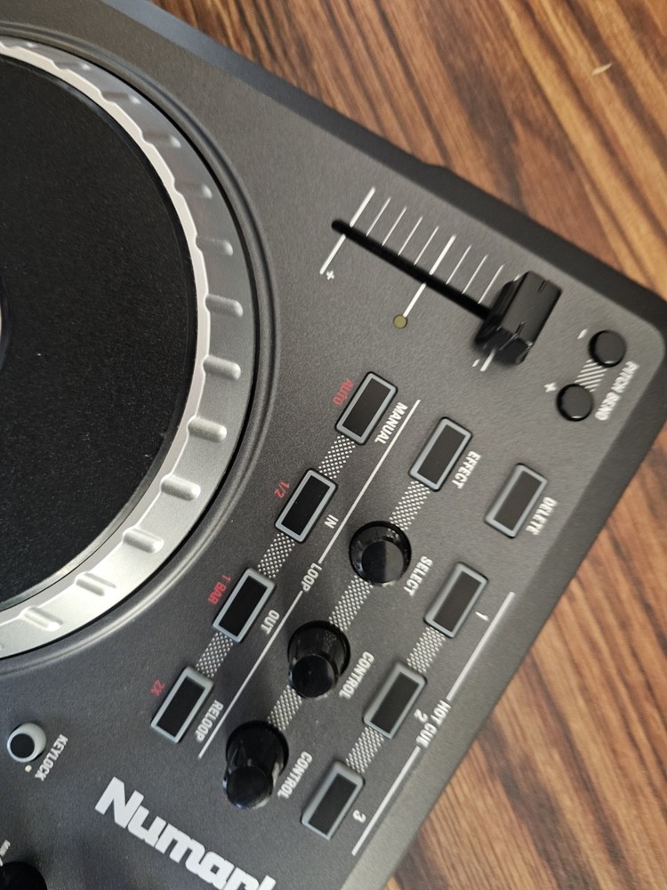Numark Mixtrack Digital DJ Controller