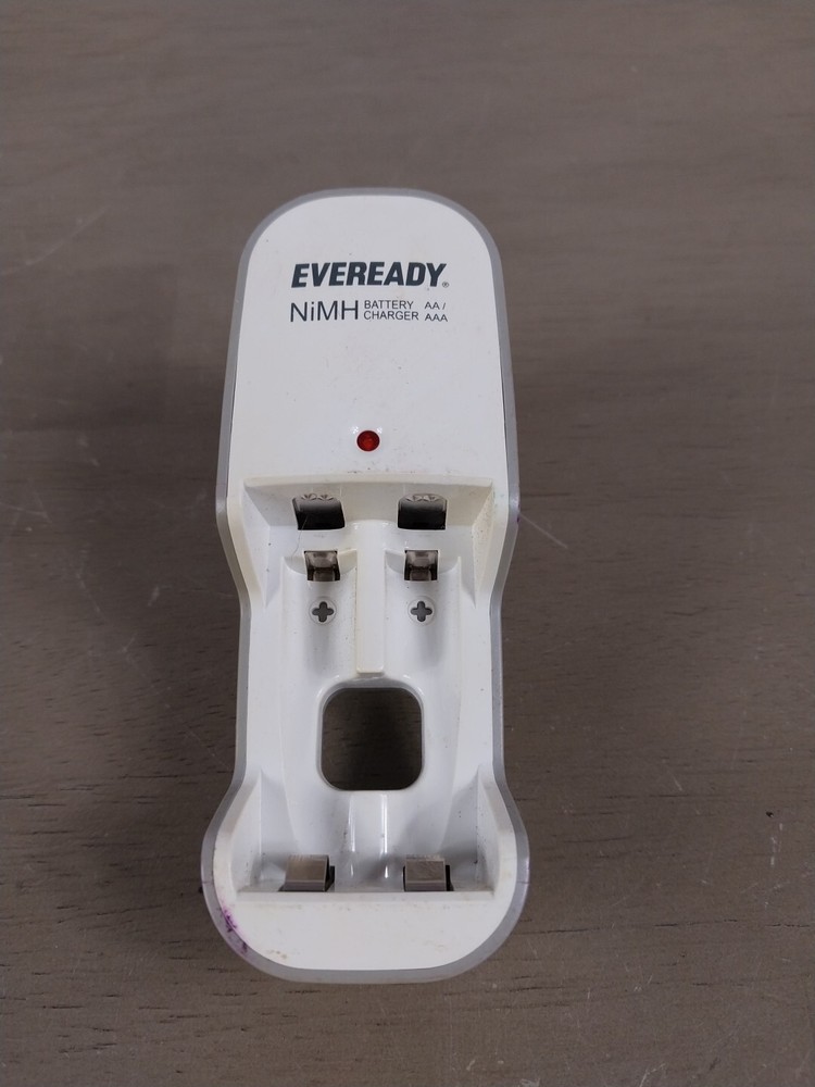 Eveready Battery Charger NiMH AA/AAA Model EV2PC4E