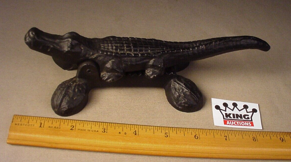 Alligator cast metal nutcracker figural nut shell cracker kitchen utensil