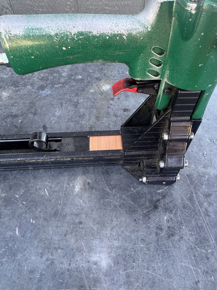 Interchange Pneumatic Stick Carton Box Cardboard Stapler Tested