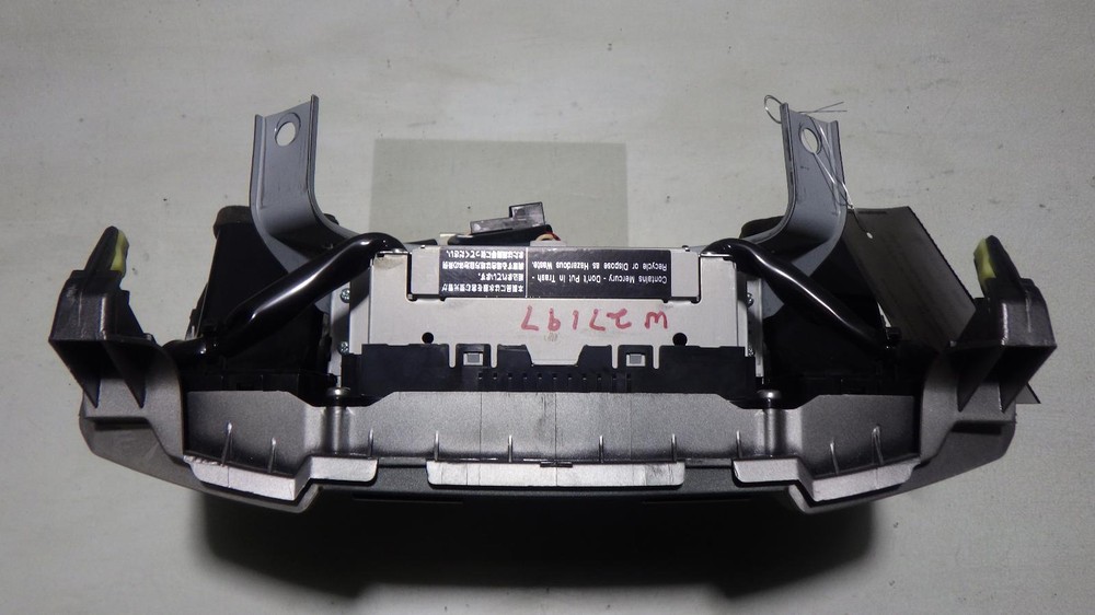 07 LEXUS RX400H Info Screen 8611048440