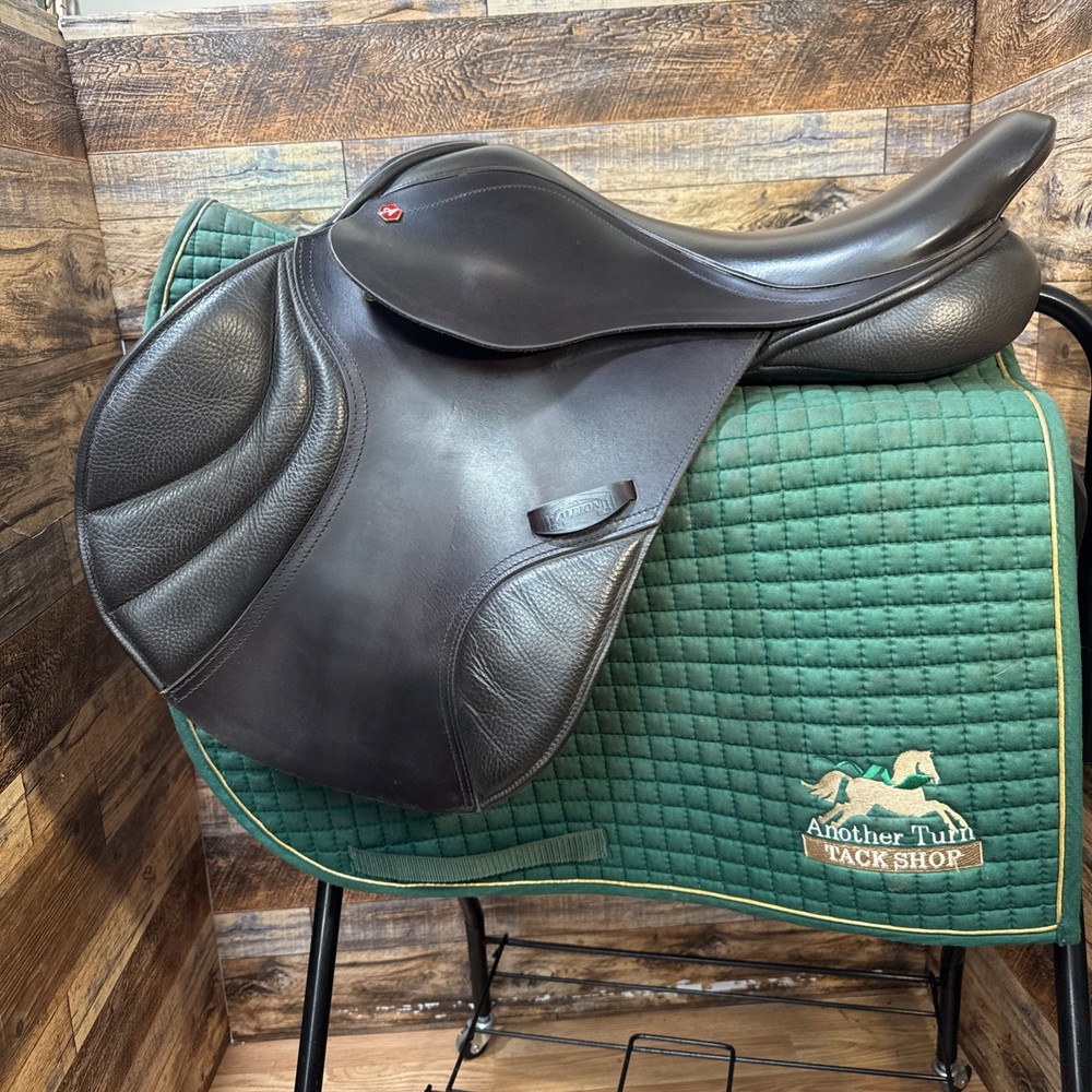 17" Albion K2 Jump Saddle