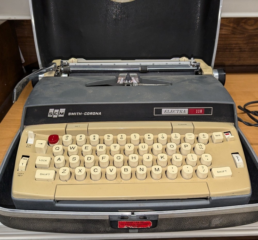 Smith Corona Electra 110 Electric Typewriter w/Case *Flaws* Read Description