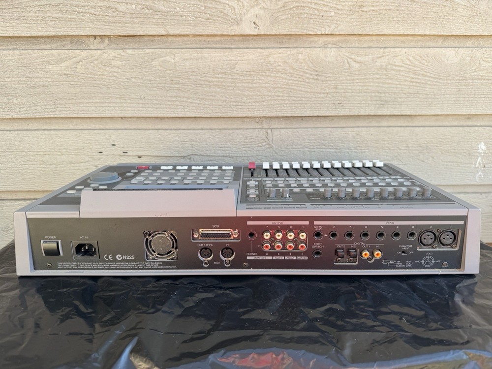 Roland VS-1680 Digital Studio Workstation - Manuals Fully Working