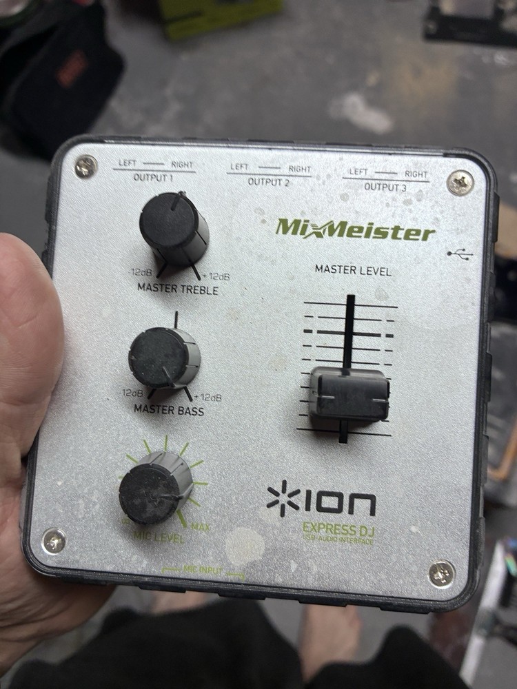 The Ion Express DJ interface USB interface Device