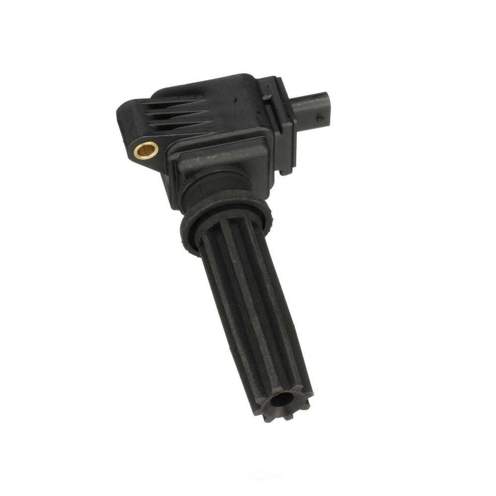 Ignition Coil  Standard Motor Products  UF670