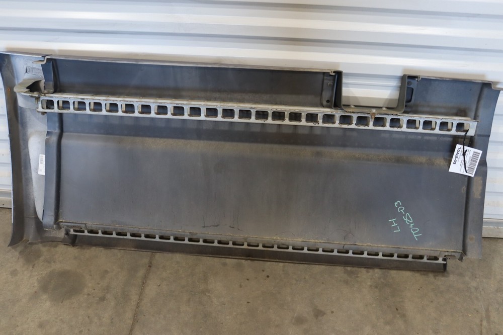 2008-2017 FREIGHTLINER CASCADIA 125 LEFT DRIVER SIDE FAIRING STEP PANEL OEM