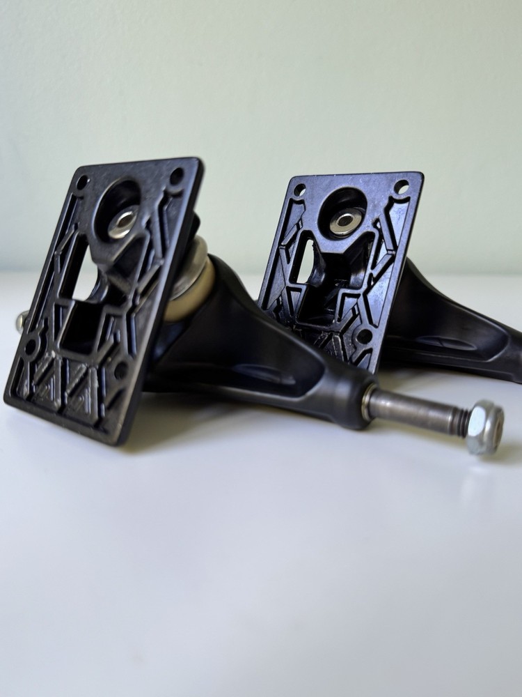 Skateboard Trucks - Venture 5.2