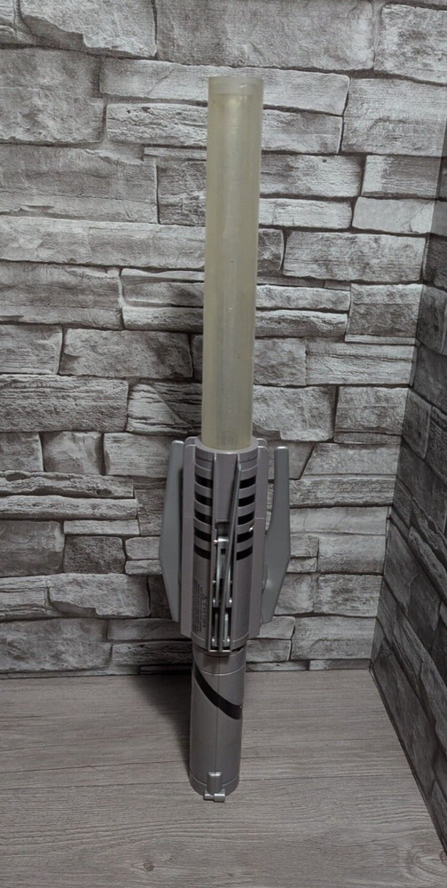 NOT WORKING Star Wars Force Unleashed Lightsaber Apprentice Sith Starkiller Prop