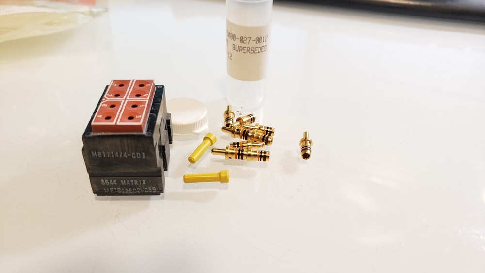 (2)  MATRIX TERMINAL CONNECTORS M81714/4-CD1 MRTB12E02-089