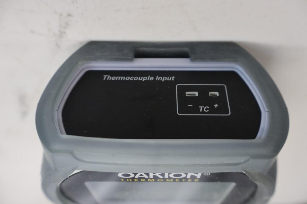 Oakton Temp10J Digital Thermometer