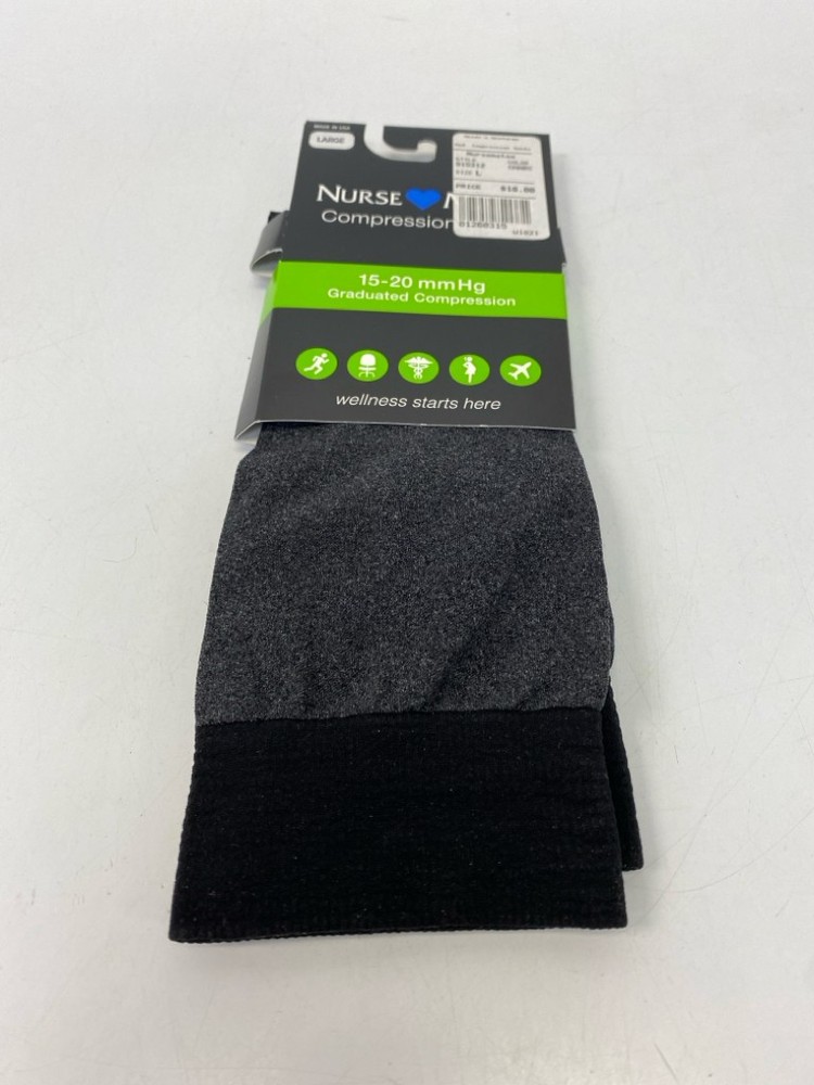 NEW/PKG Gray/Black Socks