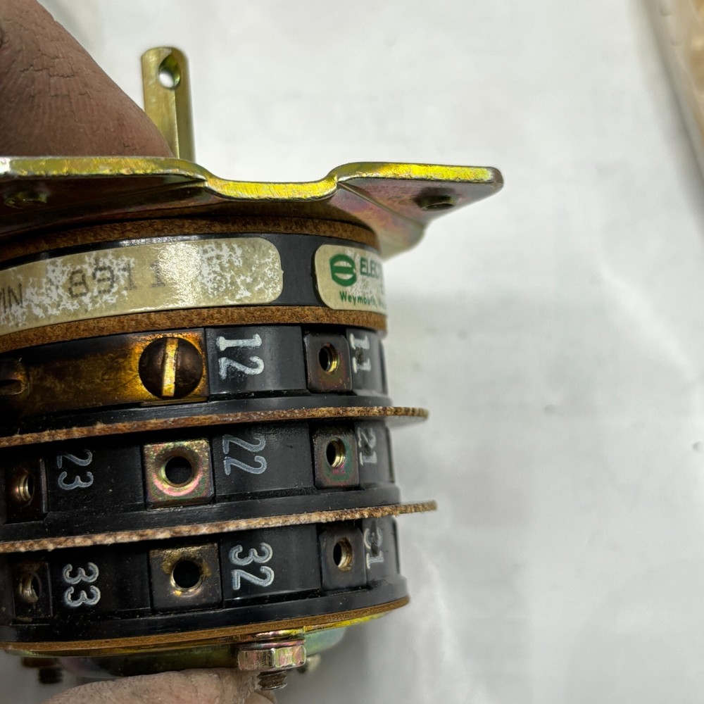 ELECTRO SWITCH 31303MN SWITCH ROTARY FULL SIZE GPU NUCLEAR 10A-125VAC 🎯