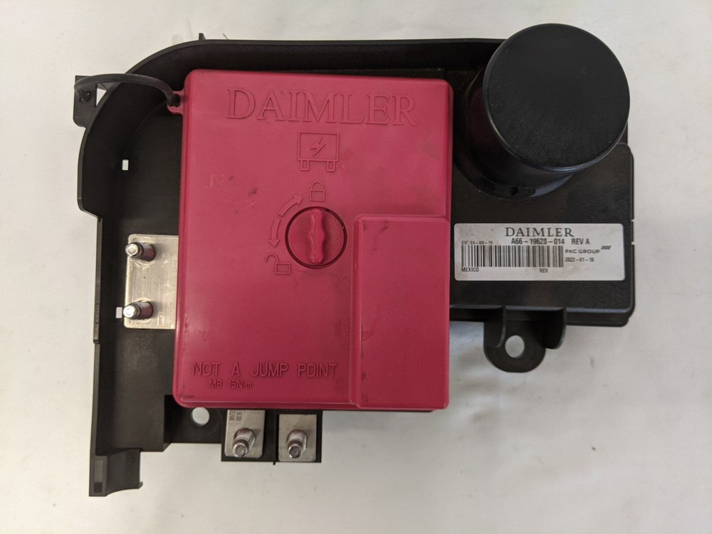 New Freightliner Daimler BCA Main Power Module w/ Shut Off Switch - PN A66-19628