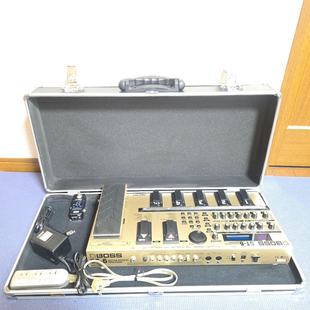BOSS GT-6 Multi-Effects Processor with Hard Case and KORG Tuner