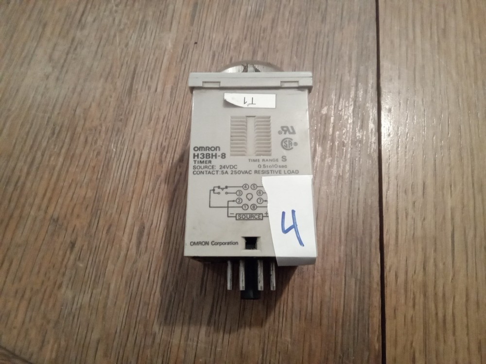 Omron H3BH-8 24Vdc Timer