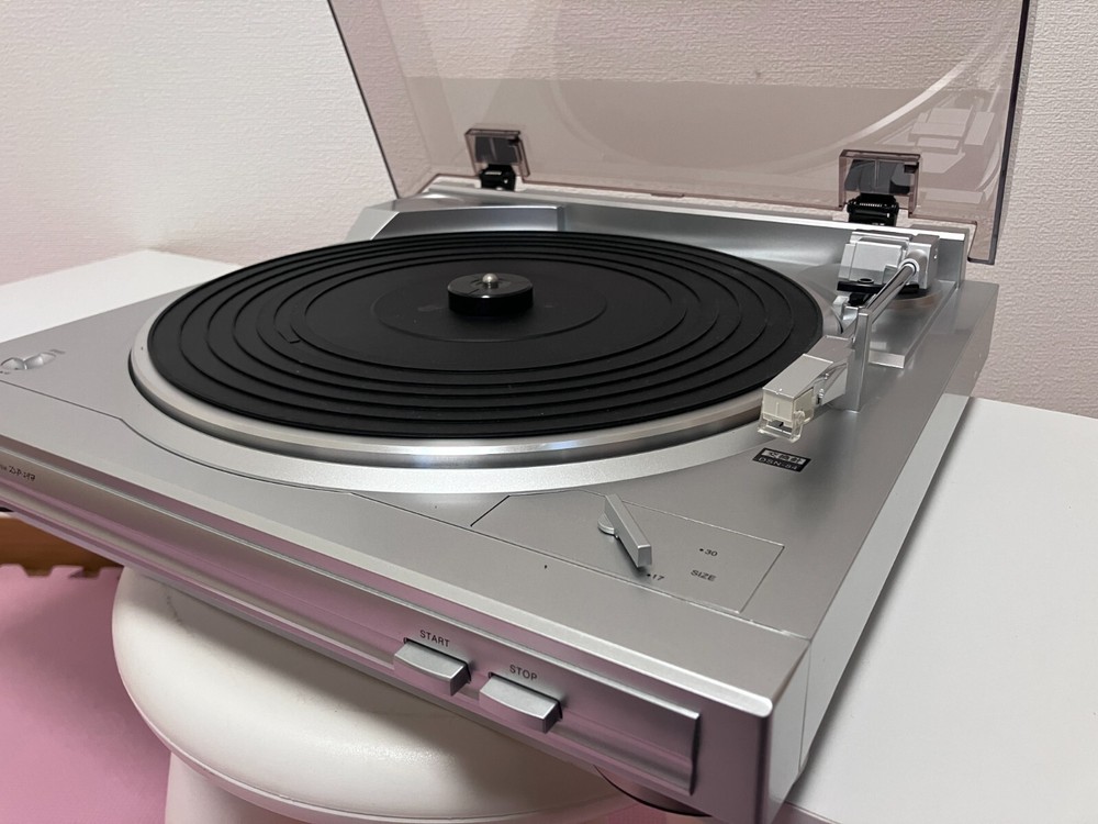 Denon DP-29F Belt-Drive Turntable Analog Record Player Phonoequalizer Silver