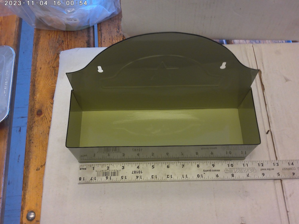 Decorative enamelware mail holder / planter box (avacado)