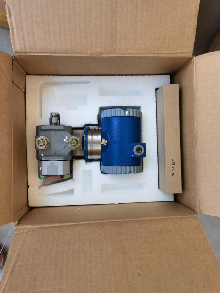 IDP10-A22B21F-M1 FOXBORO Pressure Transmitter