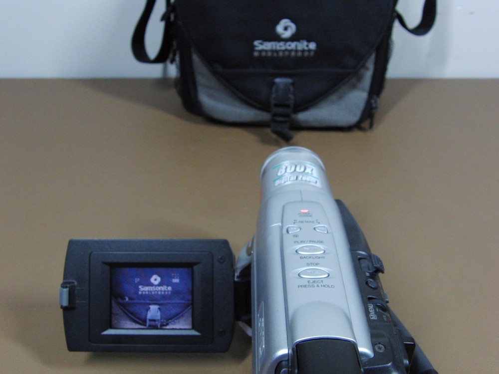 JVC GR-AXM17 Compact VHS-C Camcorder