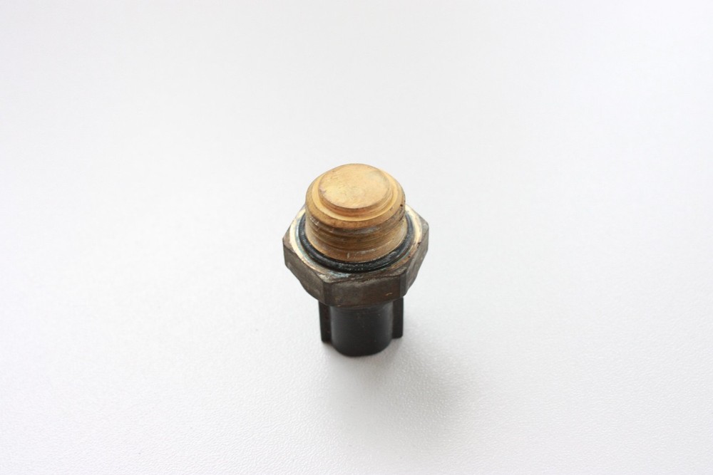 2001 Suzuki GSXR 750 Radiator Temperature Sensor